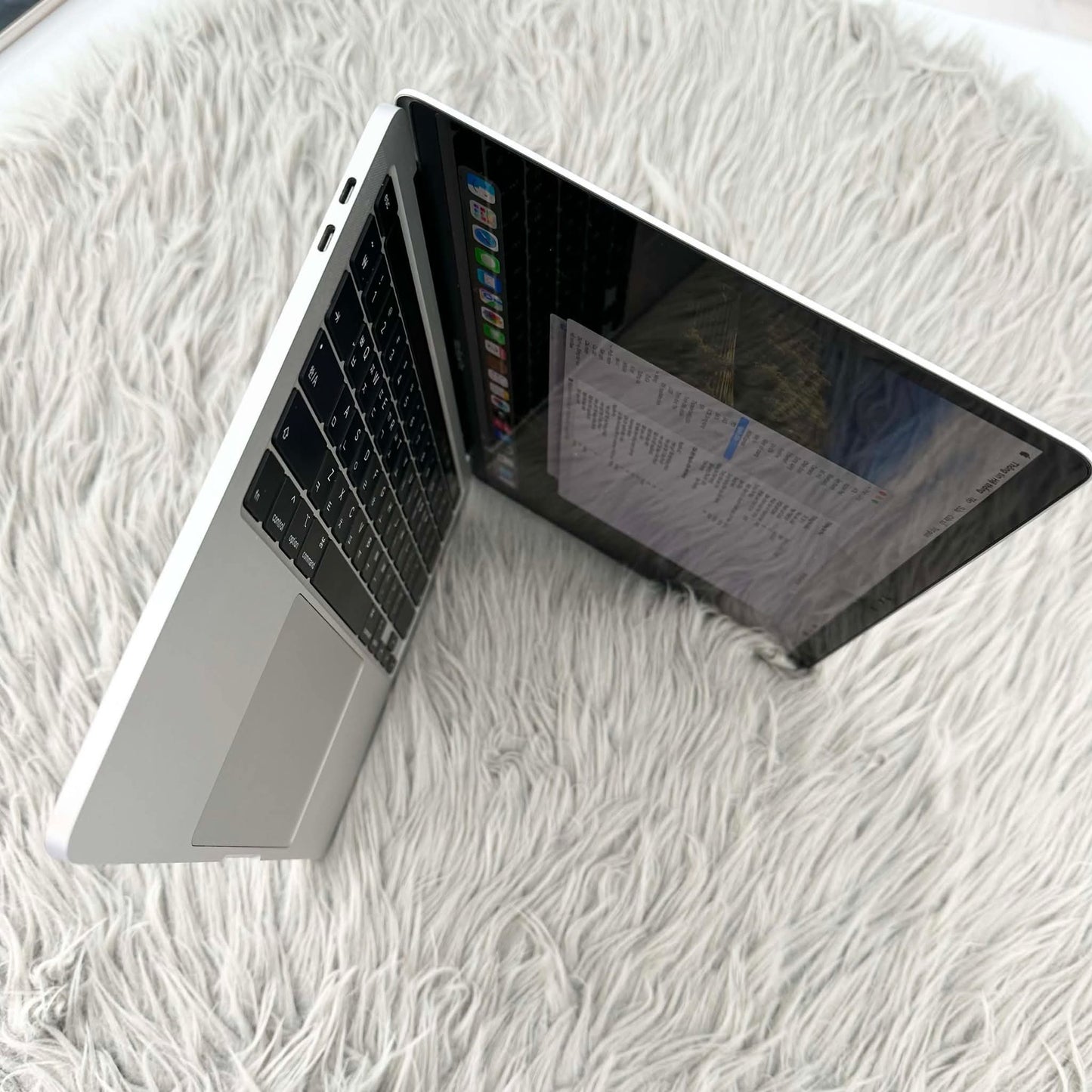 MacBook Pro 2020 8/256 màu bạc - 3P3Y1 A-