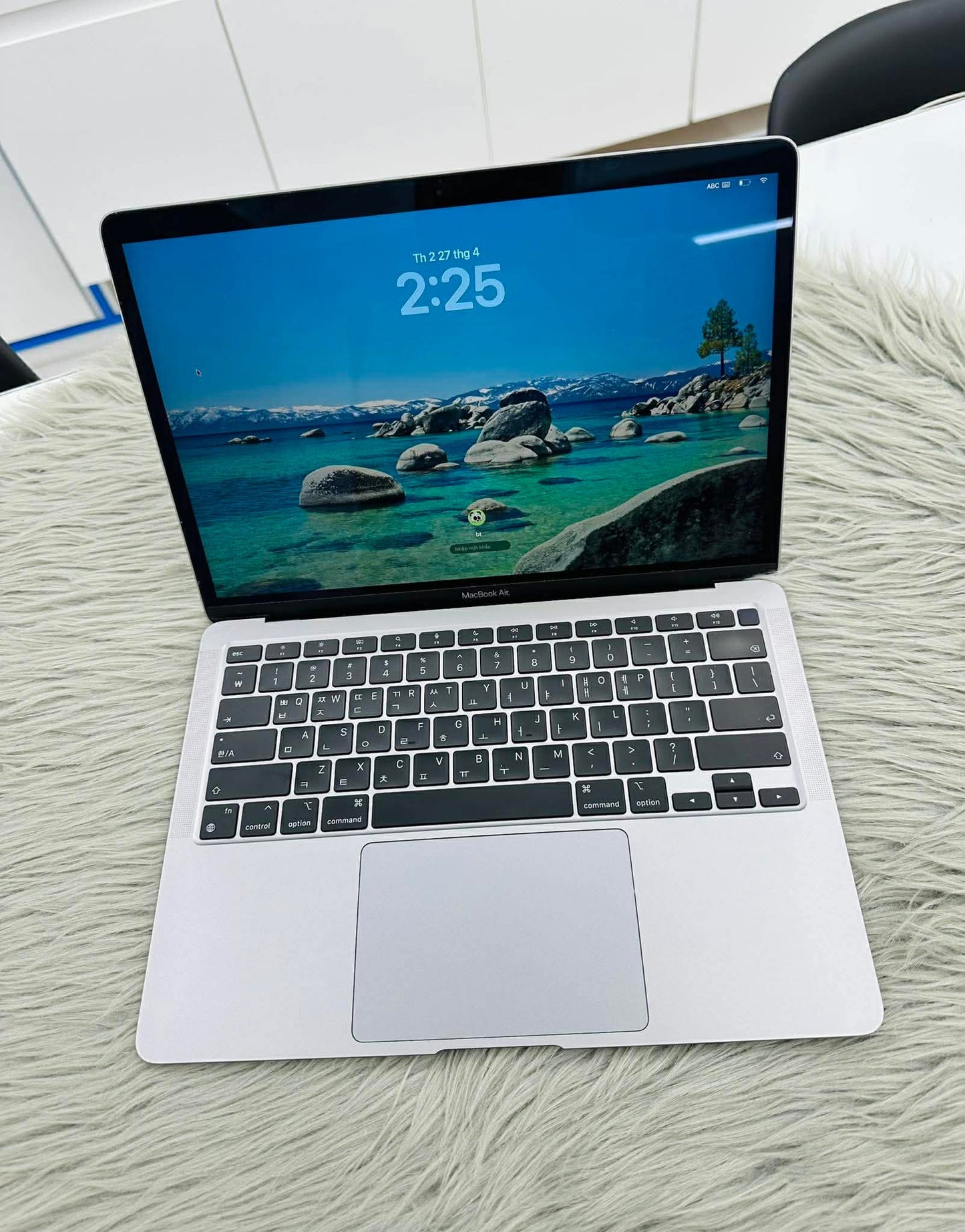 MacBook Air M1 bản 8GB / 256GB Màu xám - Pin 85% - 9LQ6L4 A-