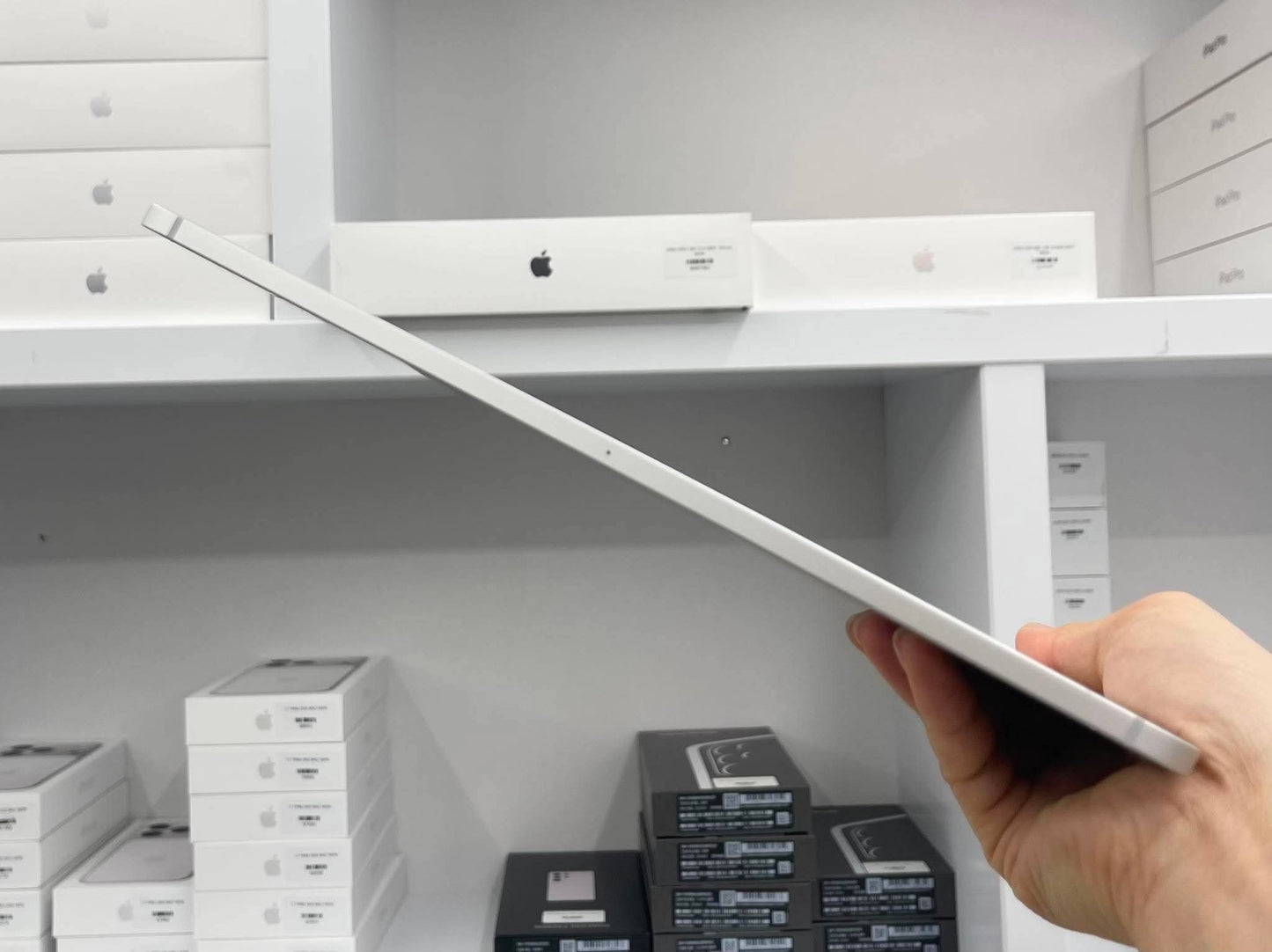 IPad Pro M1 bản 128gb Màu bạc bản sim - Pin 84% - H7GPX A-*