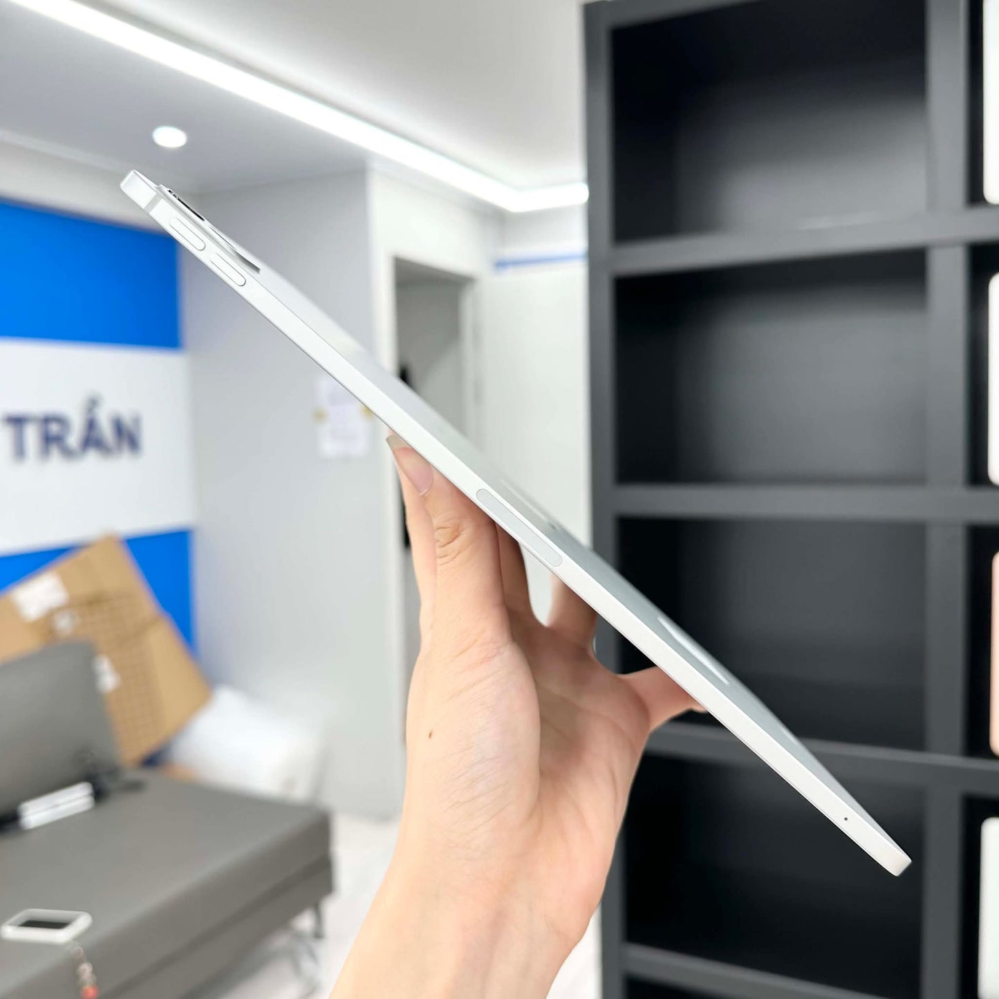 IPad Pro M4 256 màu Bạc Box + sạc zin- Pin 100% sạc 4 lần - JC39K