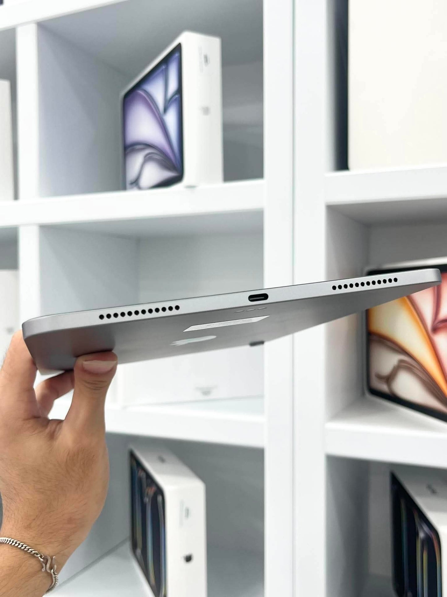 IPad AIR M4 128 xám - pin 100% sạc 8 lần - VJK72 - A-* Busan
