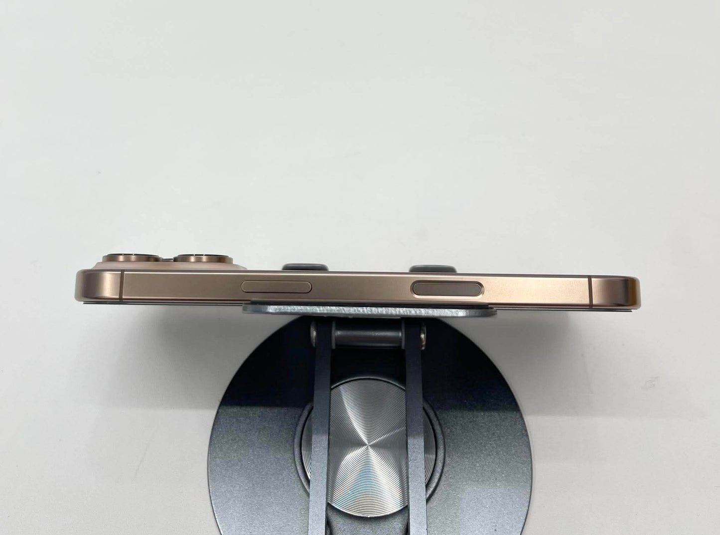 IPhone 16 Pro 128gb Màu Vàng - Pin 100% sạc 1 lần - 12533