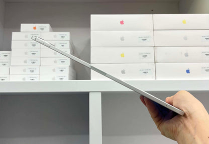 IPad Pro M4 256 màu Bạc Box + sạc zin  - Pin 100% - L0R26 Teku