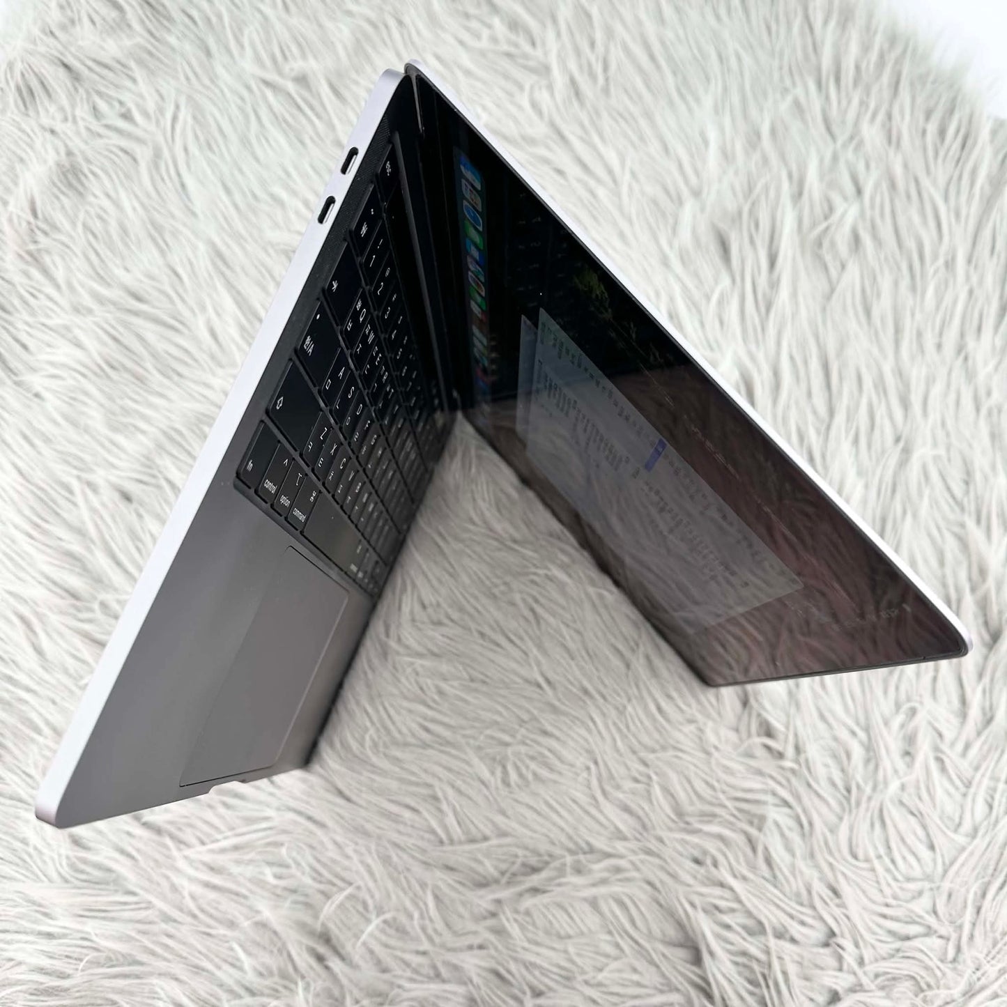 MacBook Pro 2020 8/256 Màu Xám - 32P3XY A-*