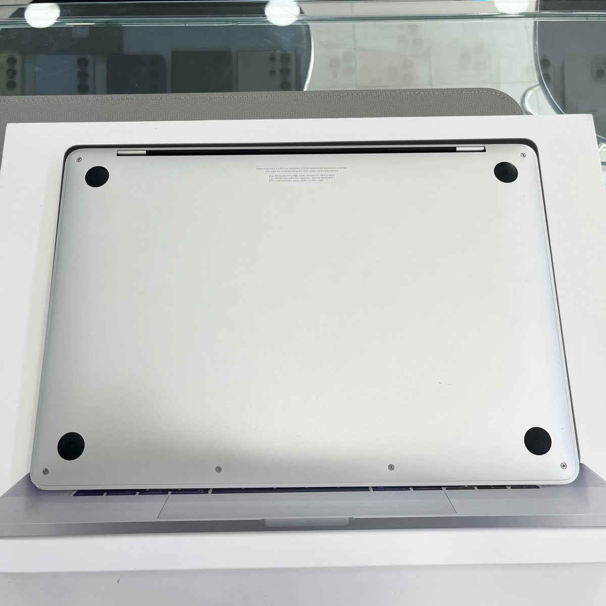 MacBook Pro 2020 bản 16/256 bạc - sạc 360 lần - 3P3YX- a- Busan