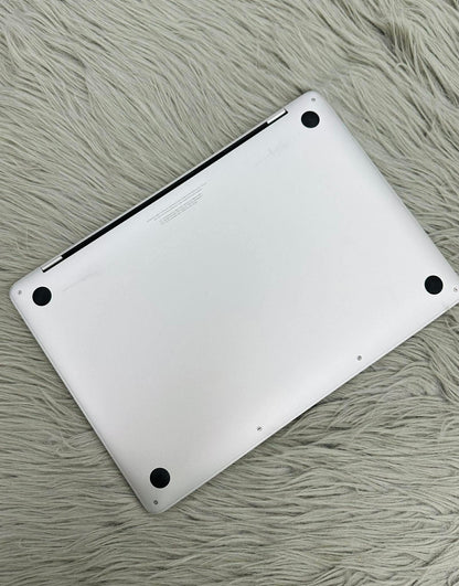 MacBook Pro M1 bản 8gb/256gb Màu bạc - Pin 100% - VSQ05 - A- *