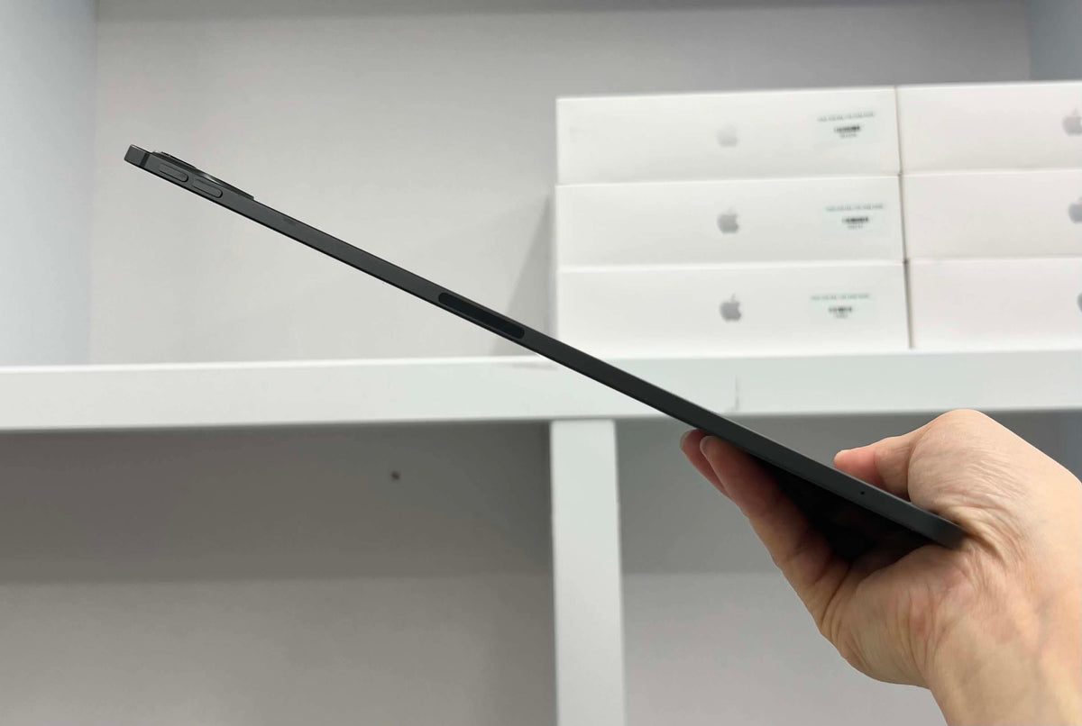 IPad Pro M4 bản 256GB Màu xám  box + sạc zin - Pin 96% - VC971 -a -