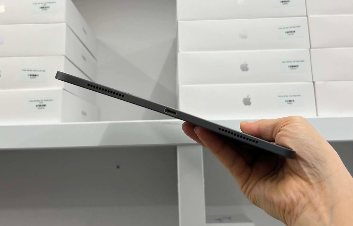 IPad Pro 2018 bản 64GB Màu xám - Pin 79% - EKD6J - B+* BH3T