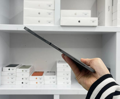 IPad Pro 2018 bản 64GB Màu xám bản sim - Pin 88% - RKD7V B*