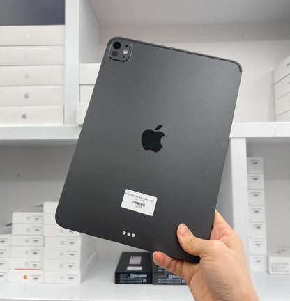 IPAD PRO M5 256 DEN - Pin 100% sạc 32 lần - XQ7Y4