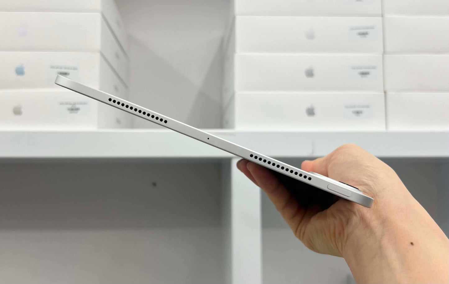 IPAD PRO M5 256 BAC - Pin 100% sạc 11 lần - 7NWWP - A-*