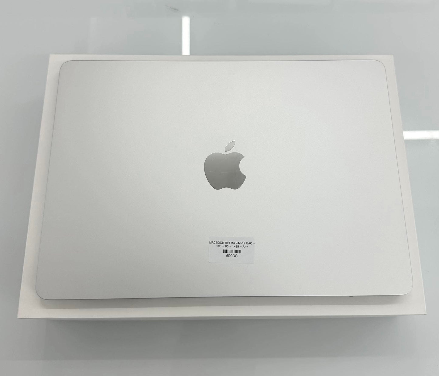 MacBook Air M4 24/512 bac  - Pin 100% sạc 60 lần  - 6D9DC - A-*