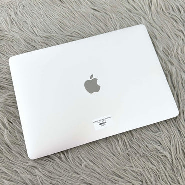MacBook Pro 2020 8/512 màu bạc - sạc 227l - UP3Y2 A-