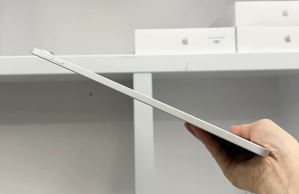 IPad Gen 11 bản 128GB Màu Bạc box + sạc zin - Pin 100%  sạc 0 lần - TQ22F