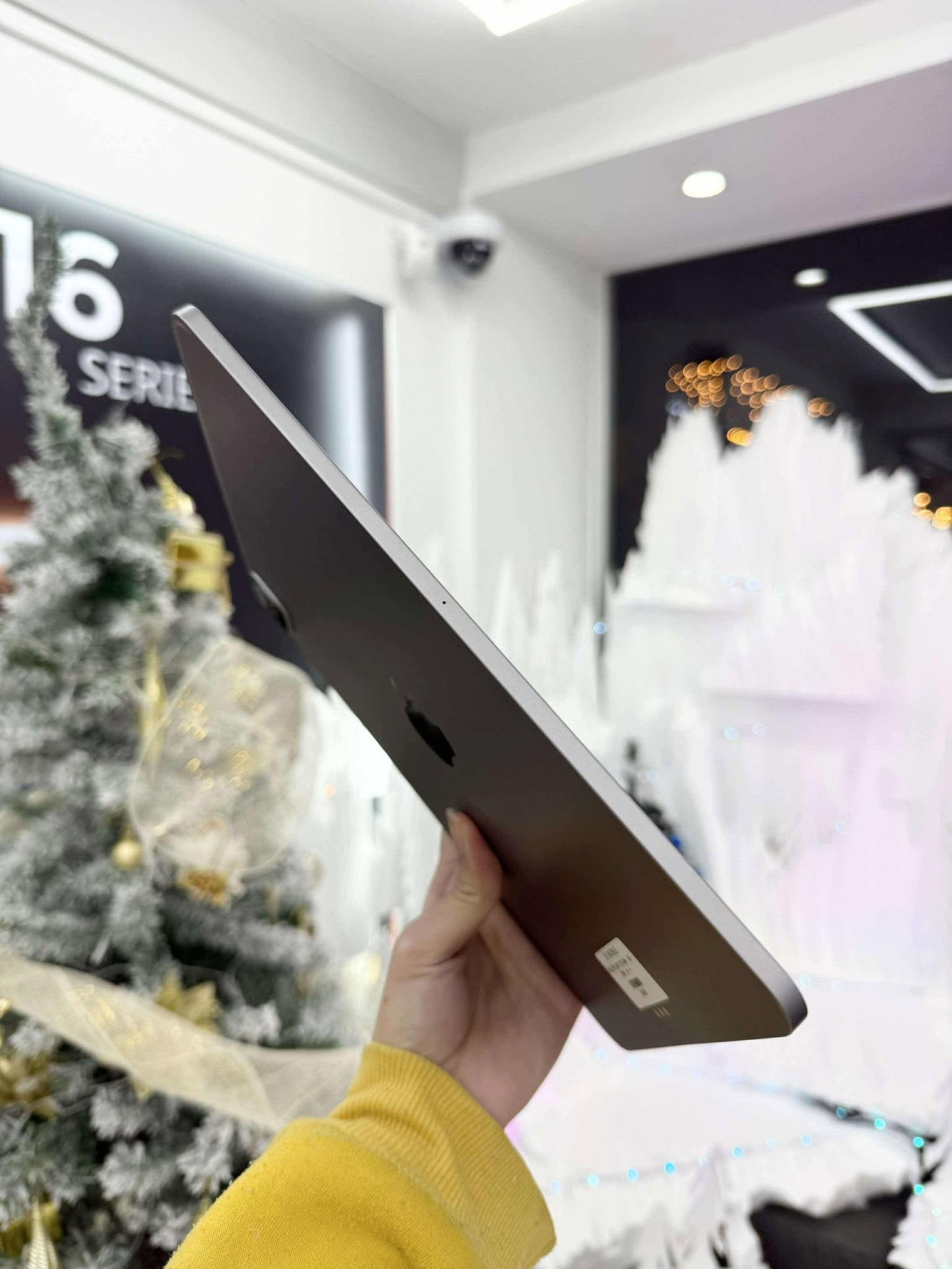 IPad Pro M2 bản 128gb Màu xám, Pin zin 95%, Máy xước nhẹ, Máy zin chưa qua thay sửa - TW9P *