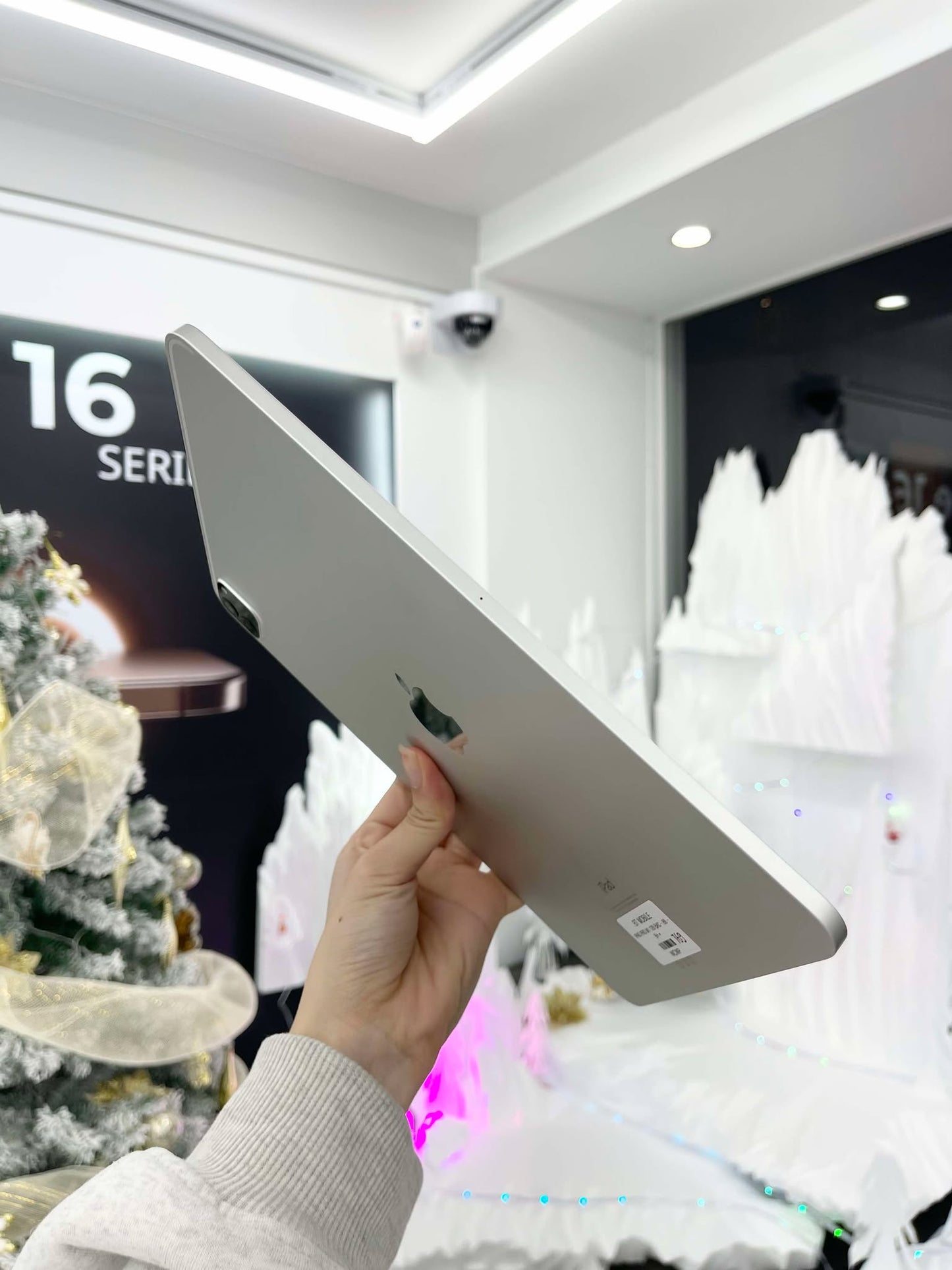 IPad Pro M1 bản 128gb Màu bạc, Pin zin 88%, Máy xước, Máy zin chưa qua thay sửa - WCWP*