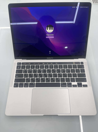 MacBook Pro M2 bản 8gb/512gb Màu bạc, Pin zin 100%, Máy đã sạc 3 lần, Máy zin chưa qua thay sửa - Y7VP