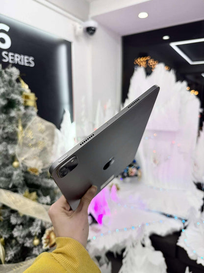 IPad Pro M2 bản 128gb Màu xám, Pin zin 95%, Máy xước nhẹ, Máy zin chưa qua thay sửa - TW9P *