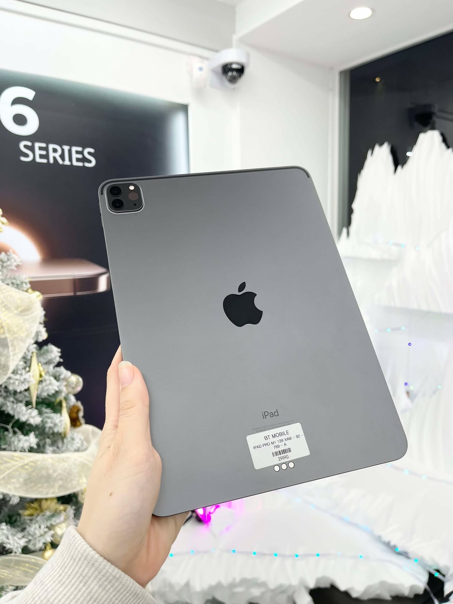 IPad Pro M1 bản 128gb Màu Xám, Pin zin 92%, Máy zin chưa qua thay sửa - 2RR0