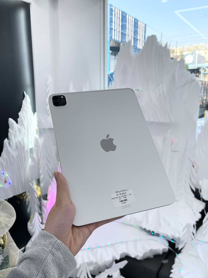 IPad Pro M2 bản 256gb Màu bạc, Pin zin 100%, Máy đã sạc 50 lần, Máy zin chưa qua thay sửa - NVGK