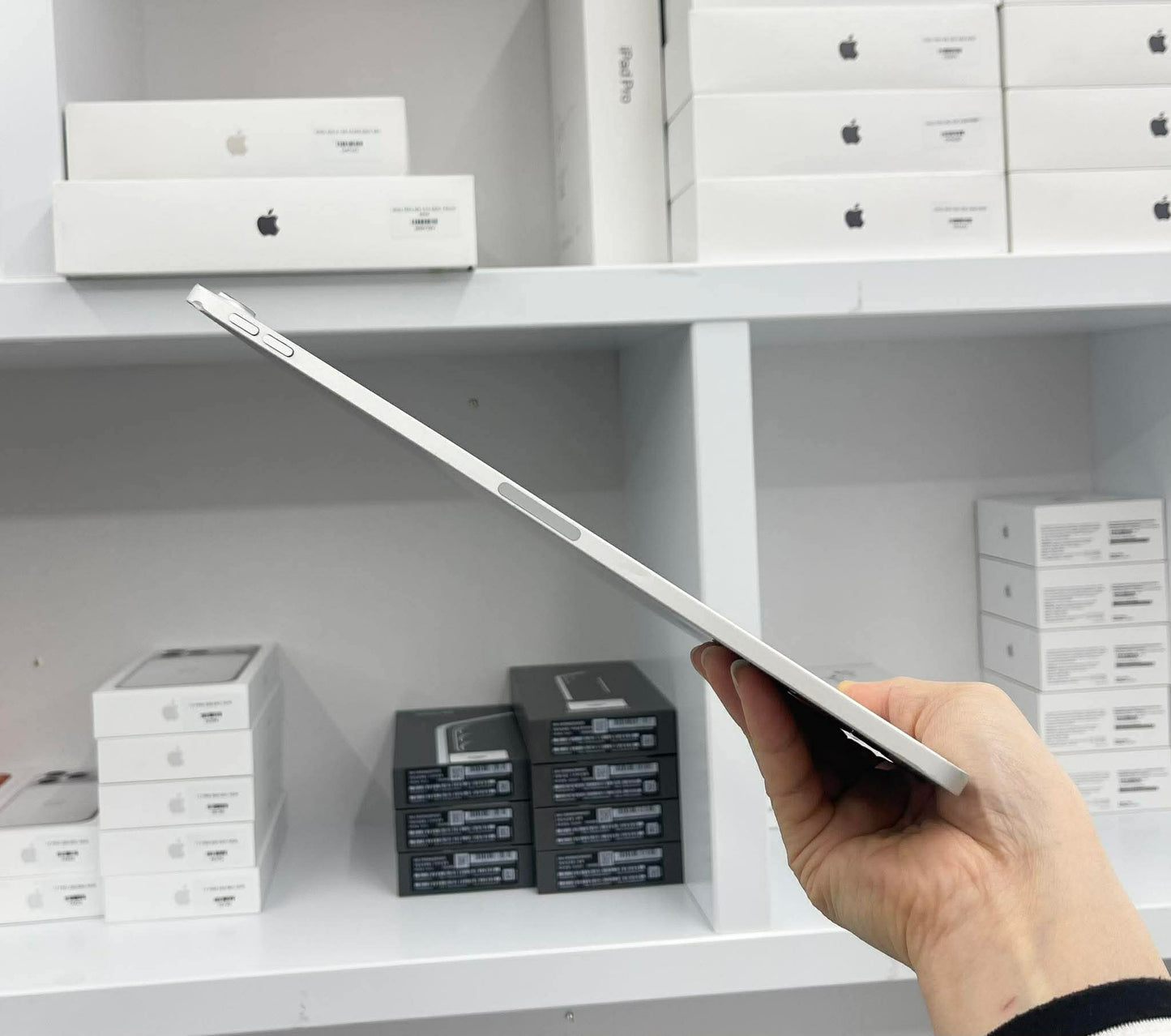 IPad Pro 2018 bản 64GB Màu bạc bản sim - Pin 88% - 6KD6k B*
