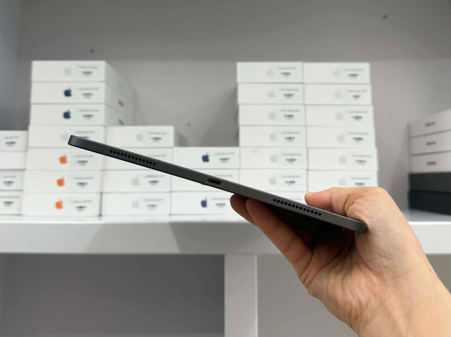 IPad Pro 2020 bản 128gb Màu xám - pin 85% - SPTRF A-*