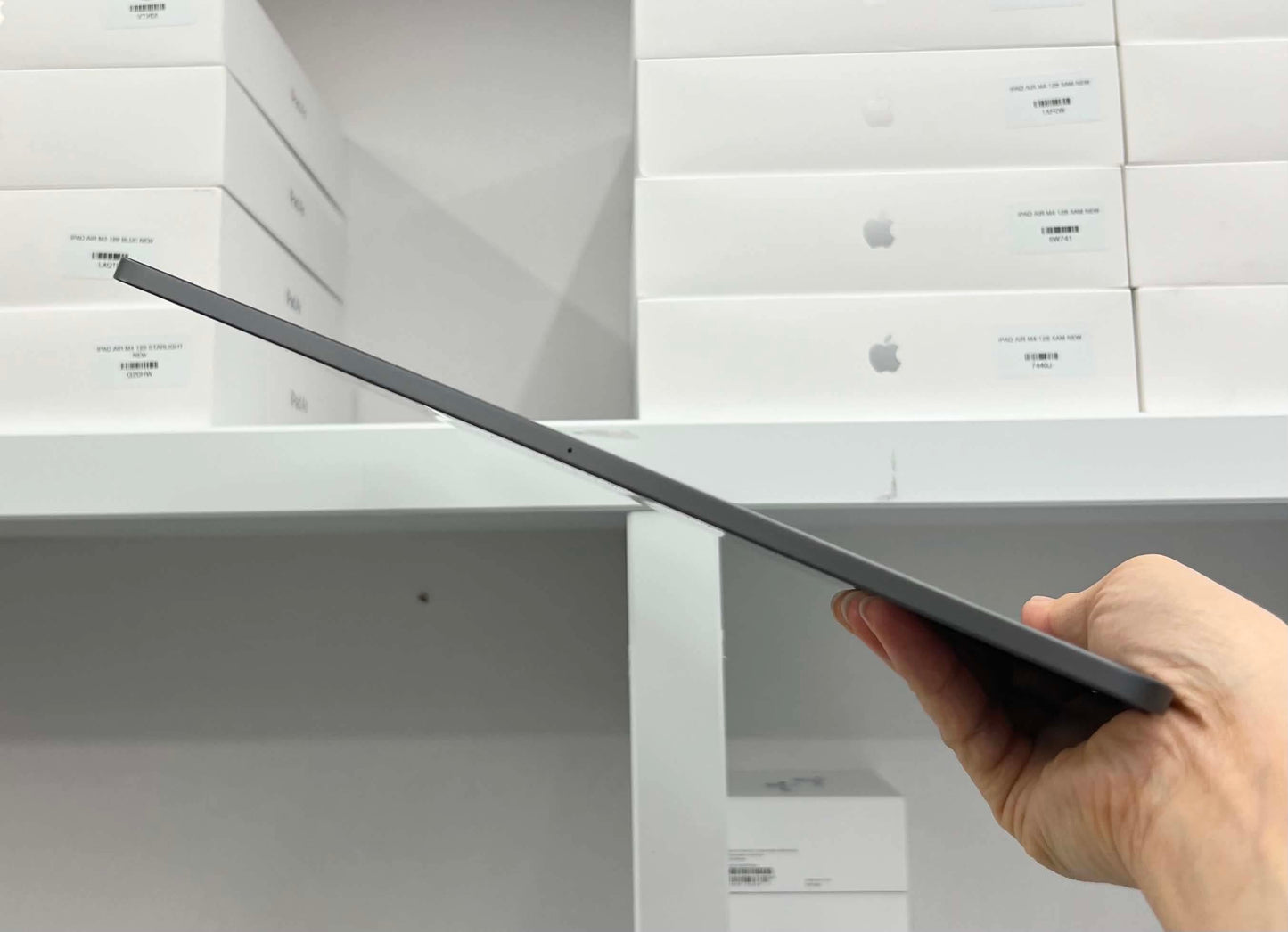 IPad Pro 2018 bản 64GB Màu xám - Pin 79% - EKD6J - B+* BH3T