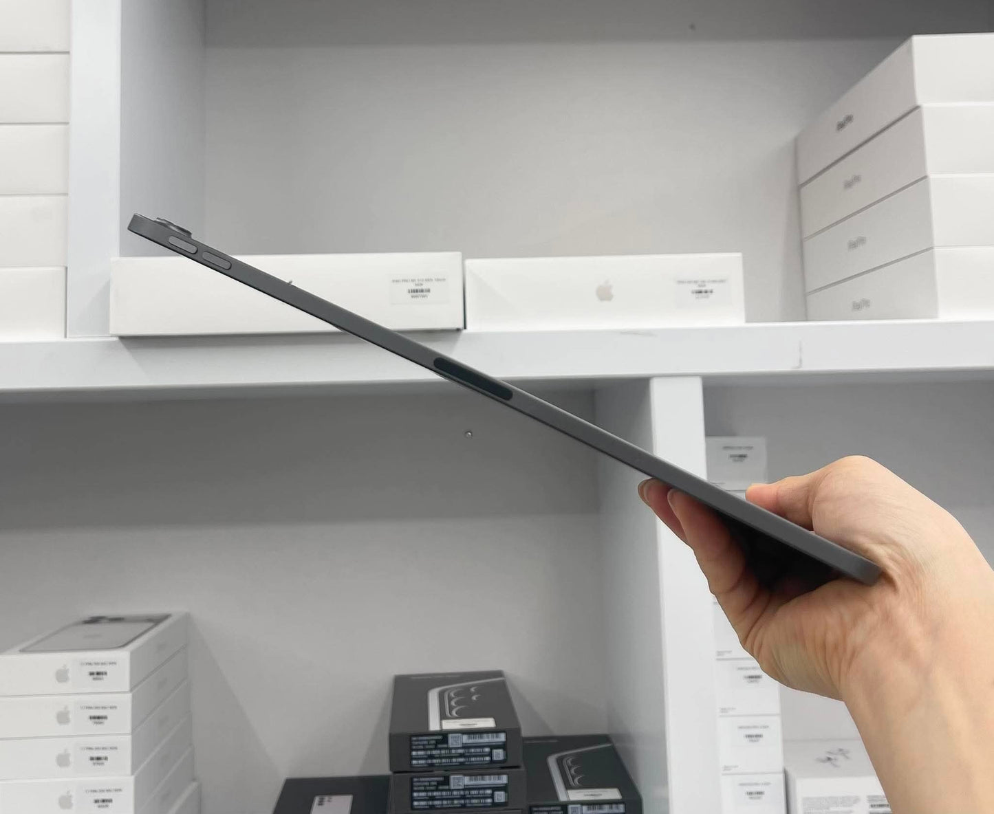 IPad Pro 2018 bản 64GB Màu xám - Pin 86% - QKD6J A-*