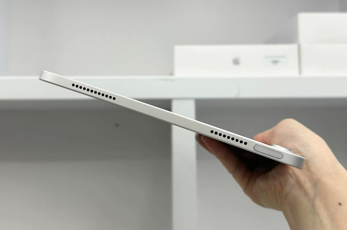 IPad Gen 11 bản 128GB Màu Bạc box + sạc zin - Pin 100%  sạc 0 lần - TQ22F