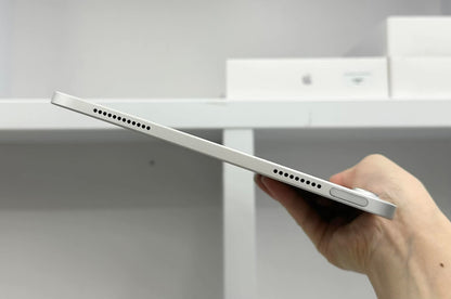 IPad Gen 11 bản 128GB Màu Bạc box + sạc zin - Pin 100%  sạc 0 lần - TQ22F