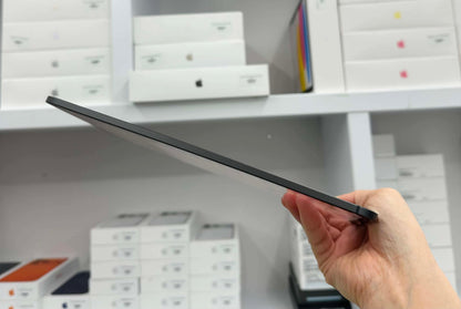 IPAD PRO M5 256 DEN - Pin 100% sạc 10 lần - LKHQ6