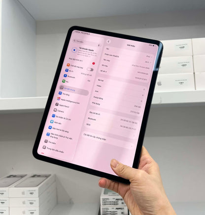 IPad Pro M4 bản 256GB Màu xám  box + sạc zin - Pin 96% - VC971 -a -