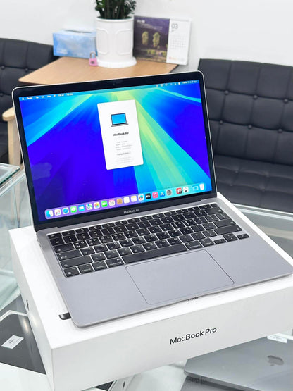 MacBook Air M1 bản 8GB / 256GB Màu xám - Pin 84% - BRQ6L4 - B* Teku
