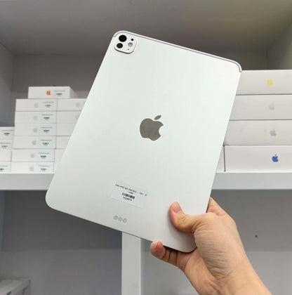 IPAD PRO M5 256 BAC - Pin 100% sạc 9 lần -  HQWFR