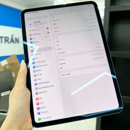 IPad Pro M4 bản 256GB Màu xám Box + sạc zin - Pin 100% sạc 3 lần - 7GW65 - A-