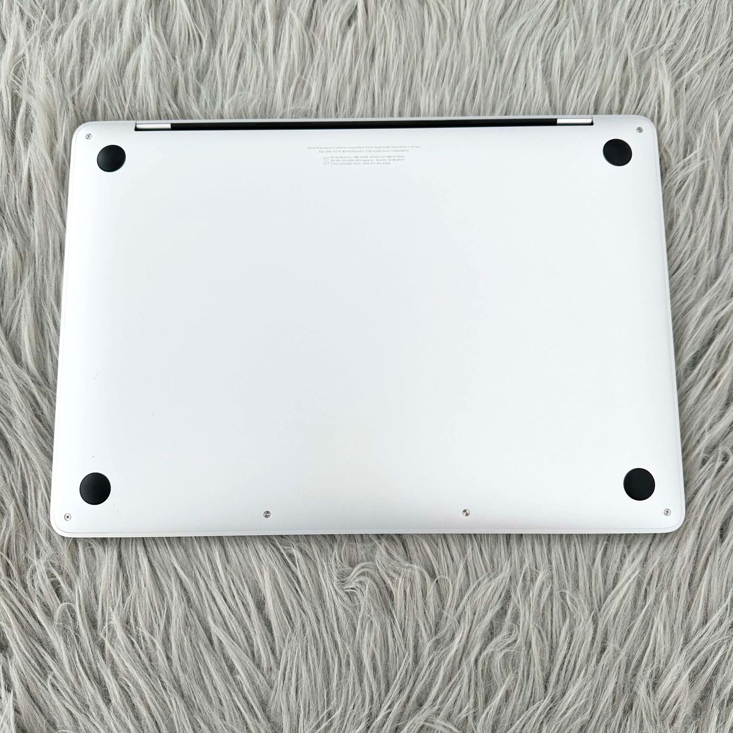MacBook Pro 2020 8/256 màu bạc - 3P3Y1 A-