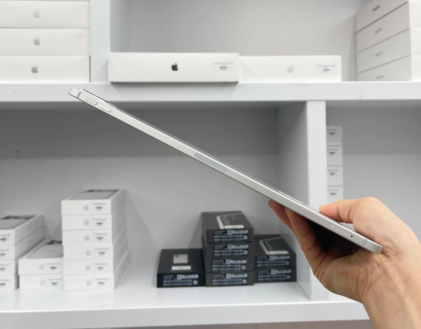 IPad Pro M1 bản 128gb Màu bạc bản sim - Pin 84% - H7GPX A-*