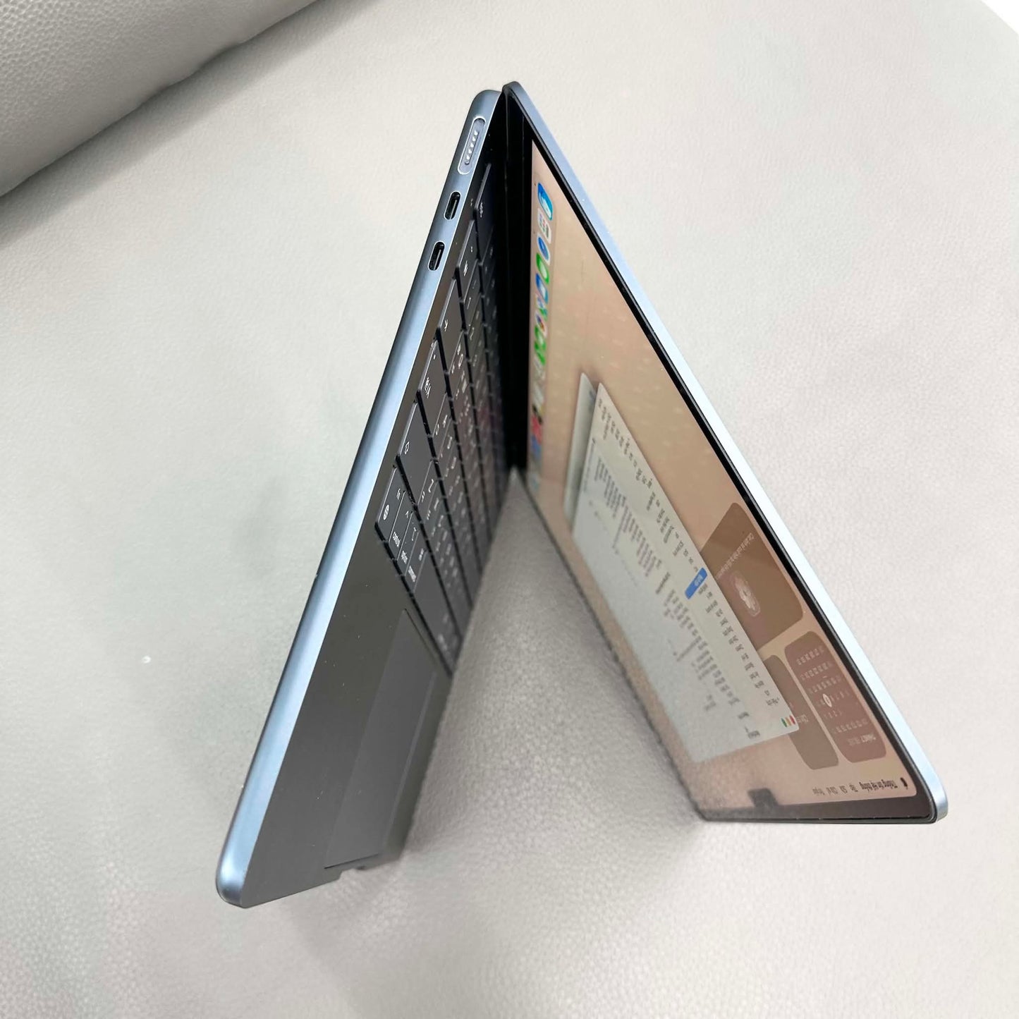 MacBook Air M2 bản 8GB/256GB Màu xanh đen - Pin 87% - C6XVC - A-