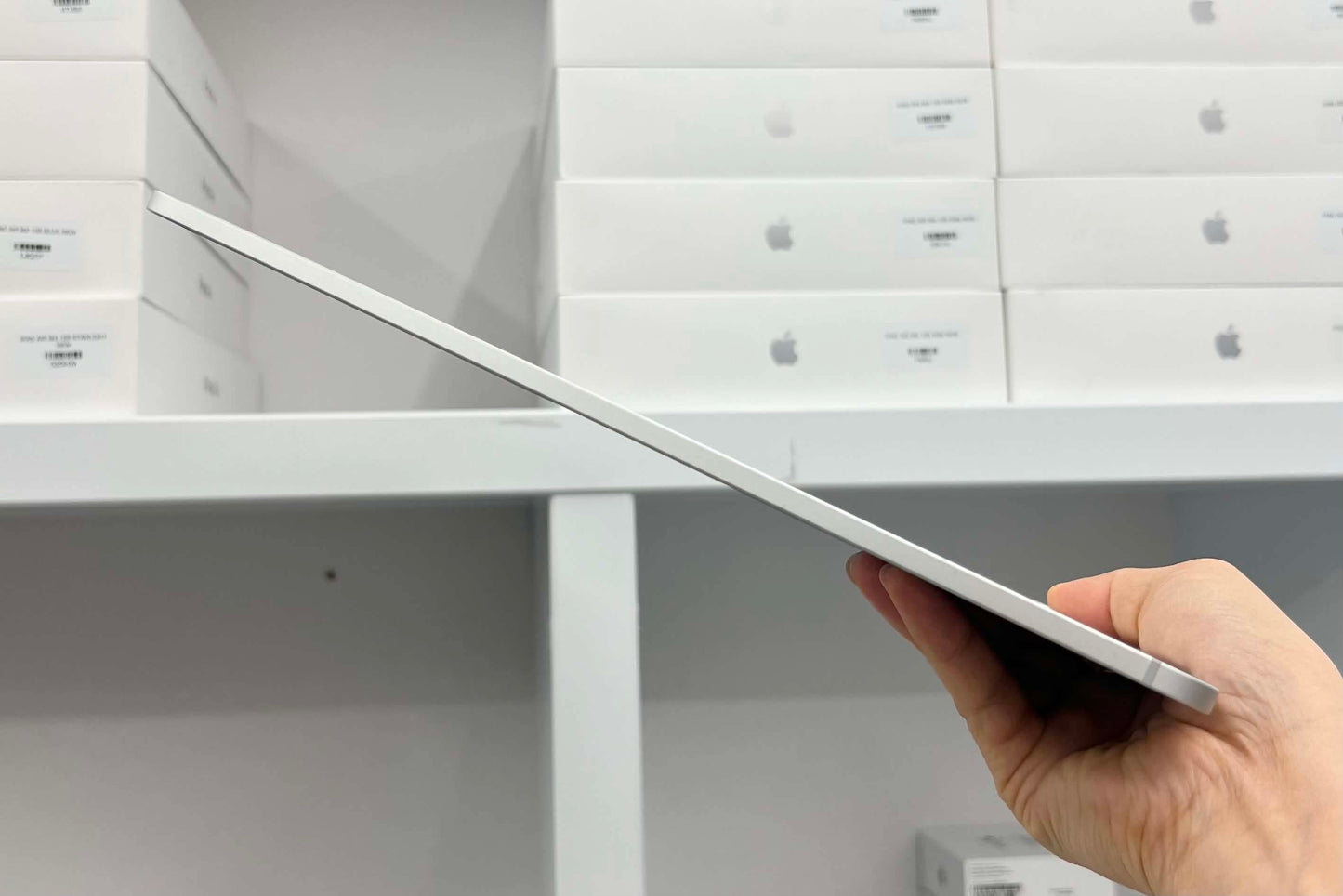 IPAD PRO M5 256 BAC - Pin 100% sạc 11 lần - 7NWWP - A-*