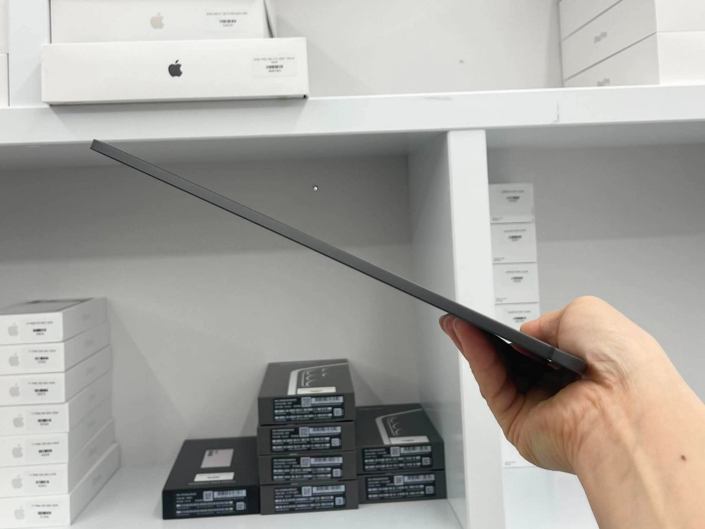 IPAD PRO M5 256 DEN - Pin 100% sạc 32 lần - XQ7Y4