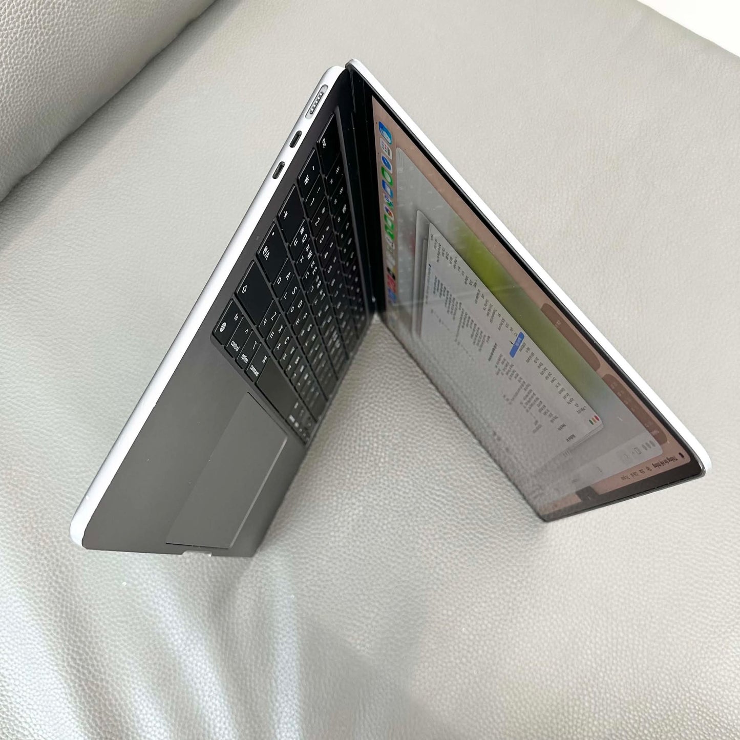 MacBook Air M2 8gb/256gb Màu Xám - Pin 89% - 2YD7V - A-*