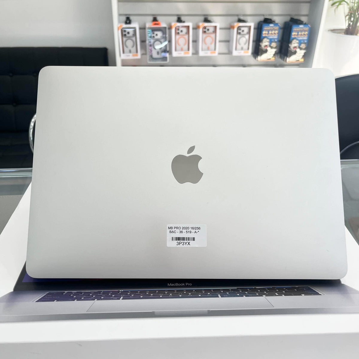 MacBook Pro 2020 bản 16/256 bạc - sạc 36 lần - 3P3YX- a-* Busan
