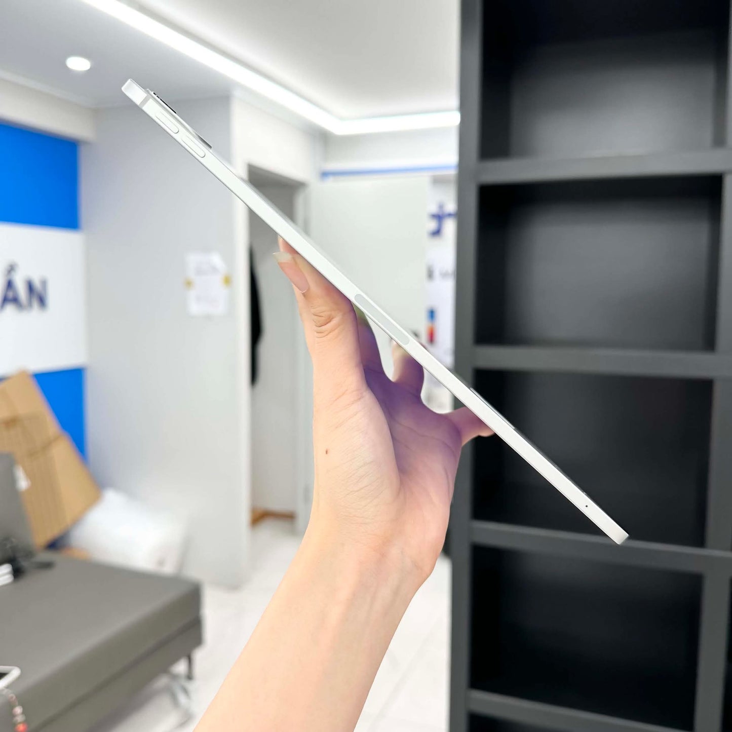IPad Pro M4 256 màu Bạc Box + sạc zin - Pin 100% sạc 0 lần - W3KPJ - A-*