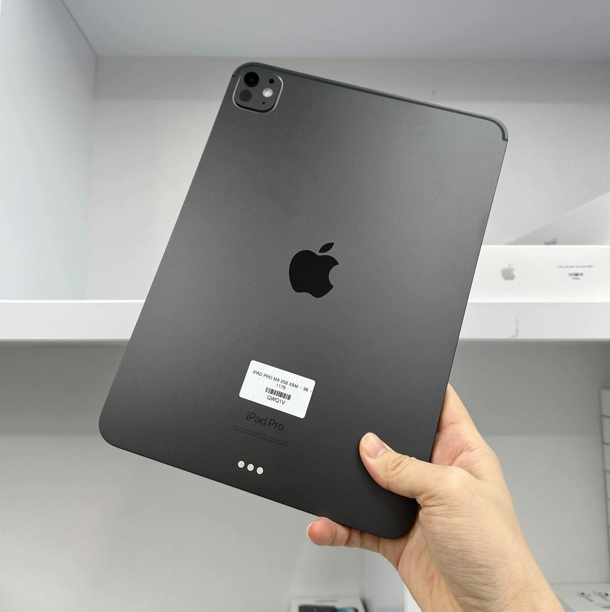 IPad Pro M4 bản 256GB Màu xám - Pin 98% -  QWQ1V