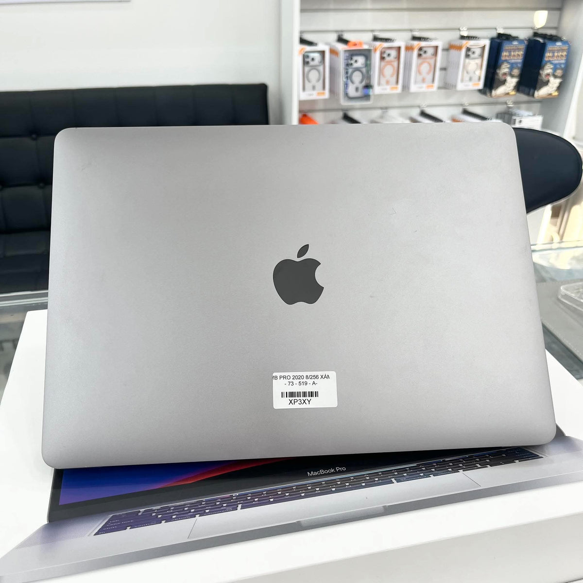 MacBook Pro 2020 8/256 Màu Xám - sạc 73 lần - XP3XY- A- Busan