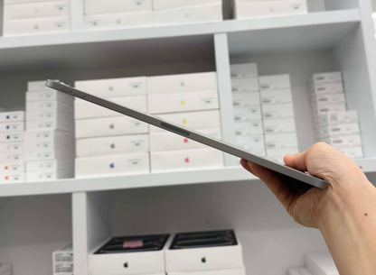 IPad Air 6 bản 256GB Màu xám - Pin 93% - 3WK1G - A-*