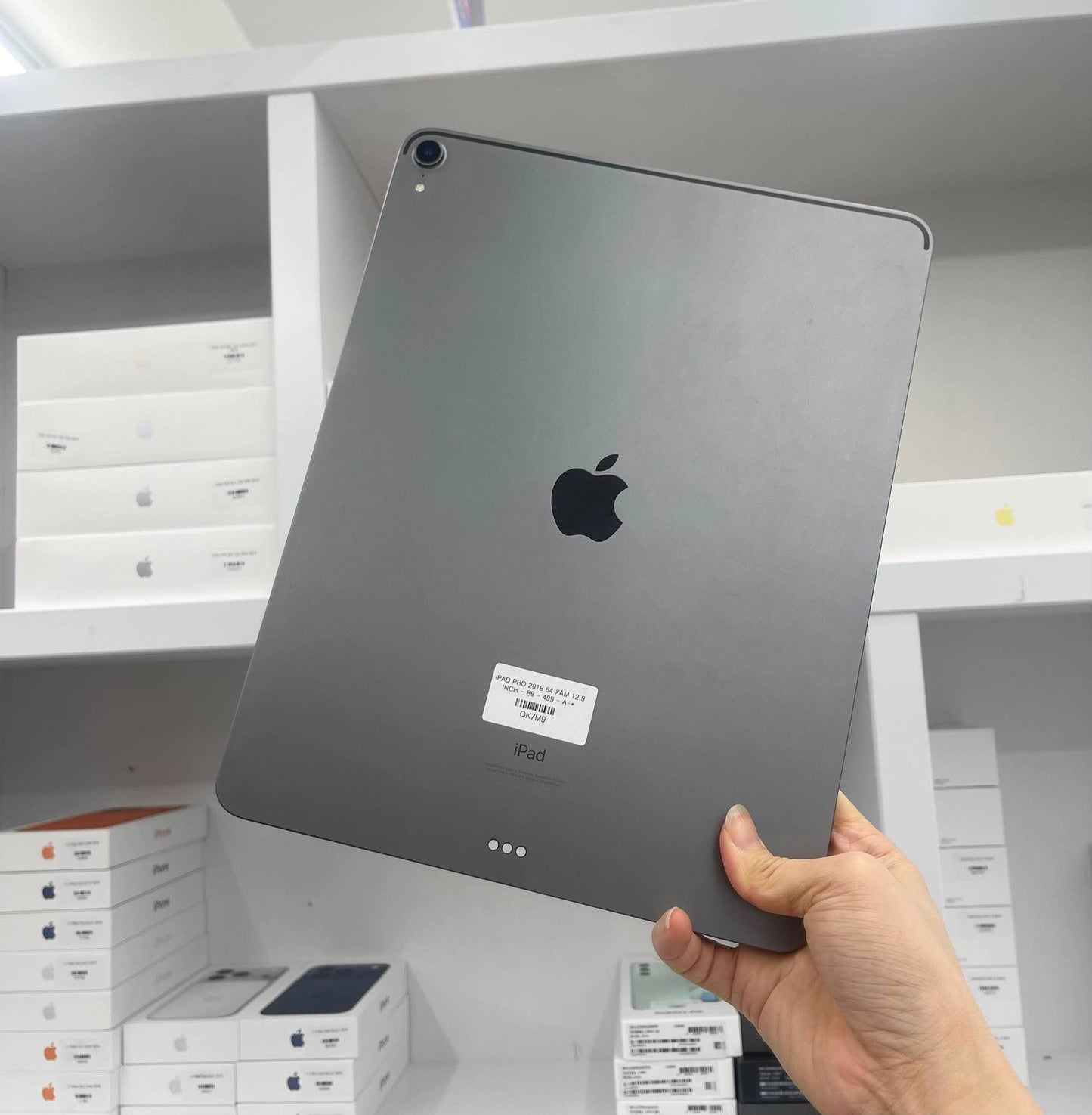 IPad Pro 2018 bản 64GB Màu xám 12.9 inch - Pin 88% - QK7M9 A-*