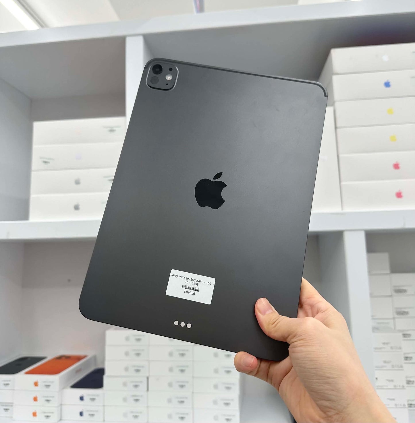 IPAD PRO M5 256 DEN - Pin 100% sạc 10 lần - LKHQ6