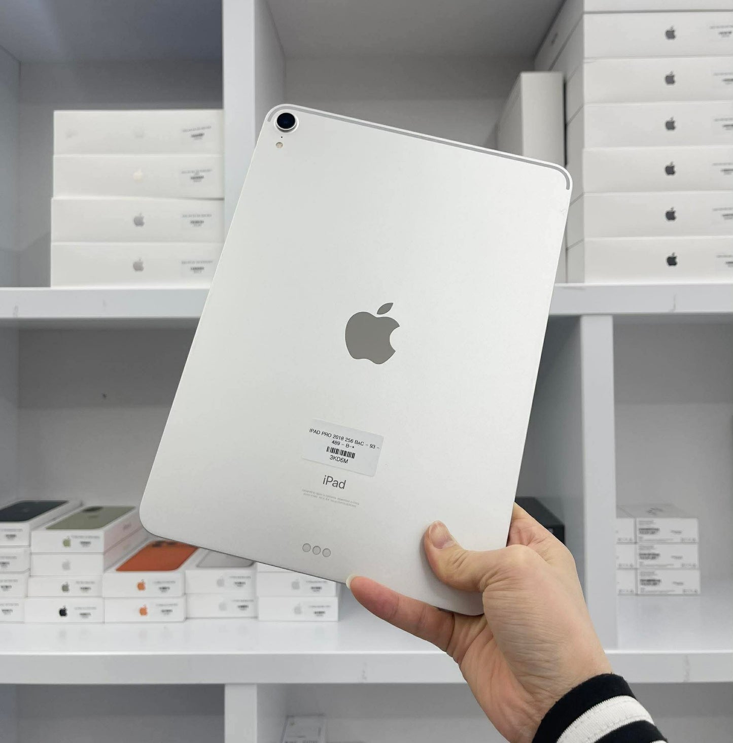 IPad Pro 2018 bản 256GB Màu bạc - Pin 93% - 3KD6M B*