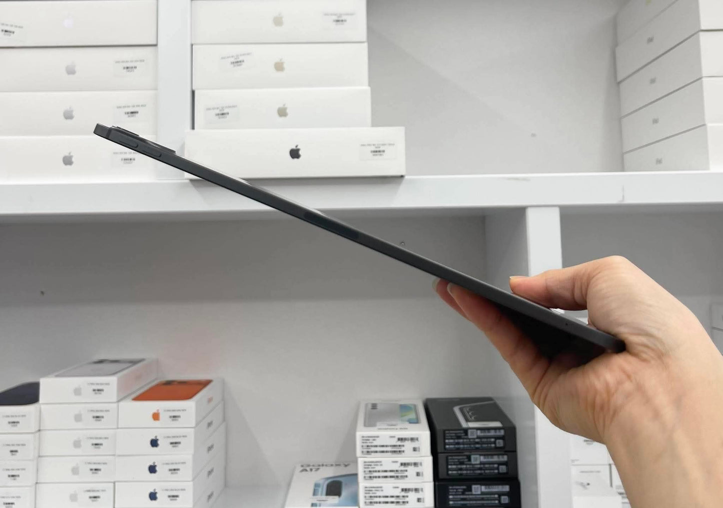 IPAD PRO M5 256 DEN - Pin 100% sạc 16 lần - 0W93K